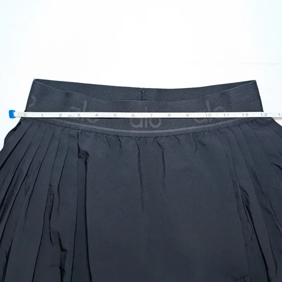 Alo Aces Sport Skort In Black - Picture 10 of 13